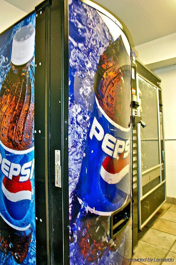 Motel 6 Milwaukee West - Брукфилд Экстерьер фото
