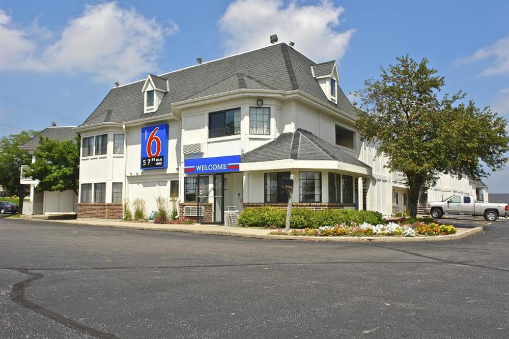 Motel 6 Milwaukee West - Брукфилд Удобства фото