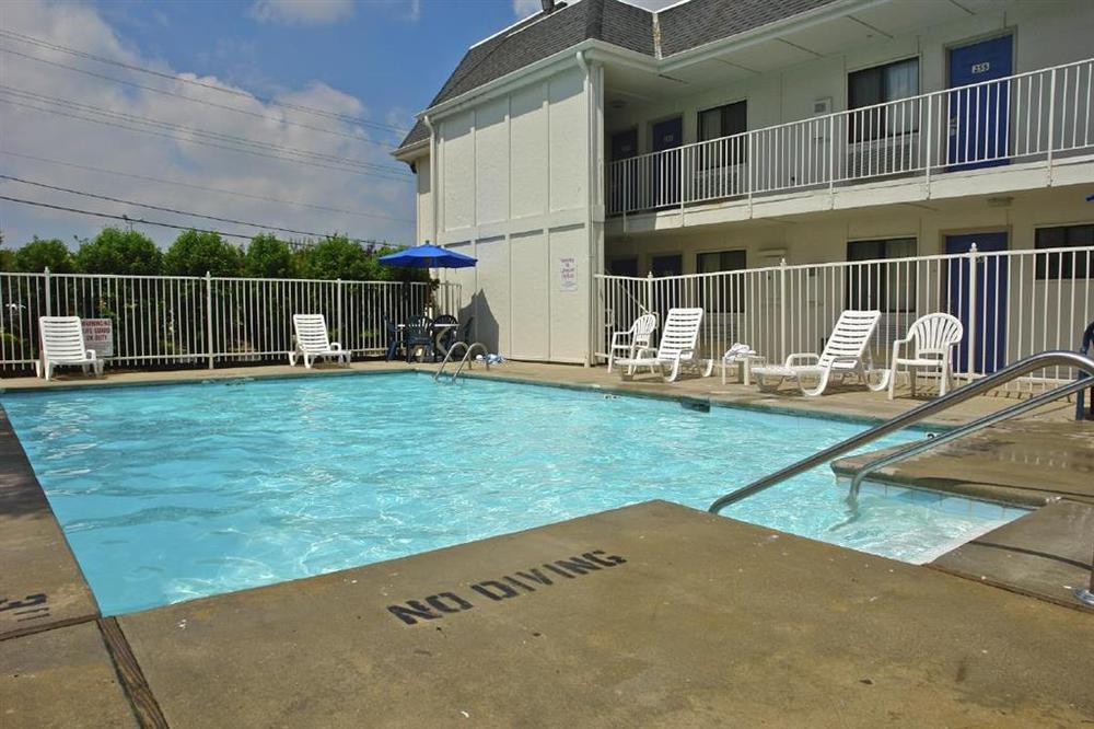 Motel 6 Milwaukee West - Брукфилд Удобства фото